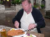 ... Hannes mit dem Schattenburgschnitzel ...