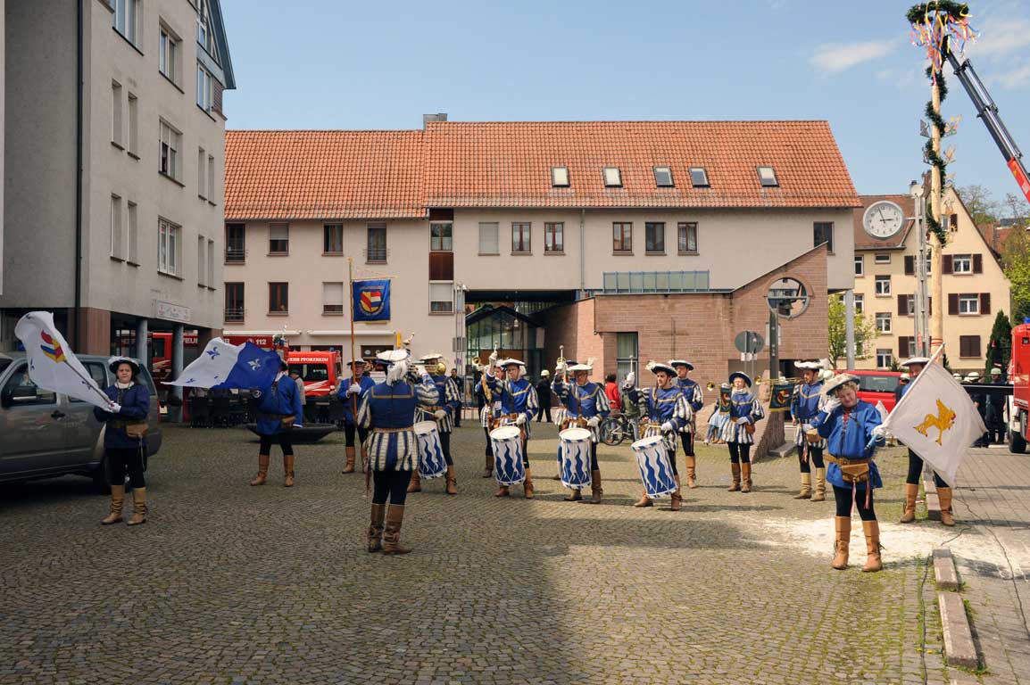 Einmarsch auf den Waisenhausplatz