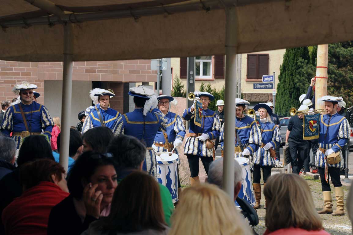 Einmarsch auf den Waisenhausplatz