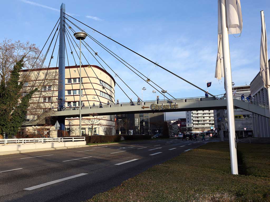 Einmarsch auf den Waisenhausplatz