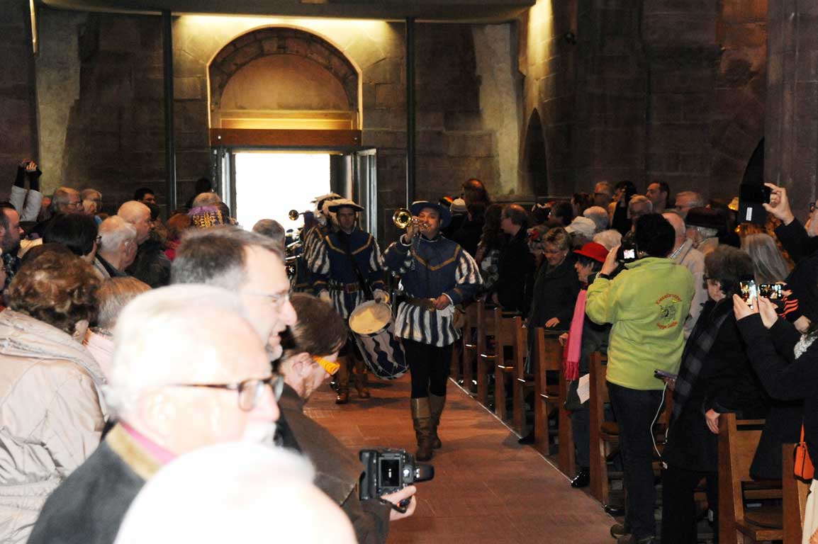 Goldstadtfanfaren beim Einzug in die Pforzheimer Schlosskirche