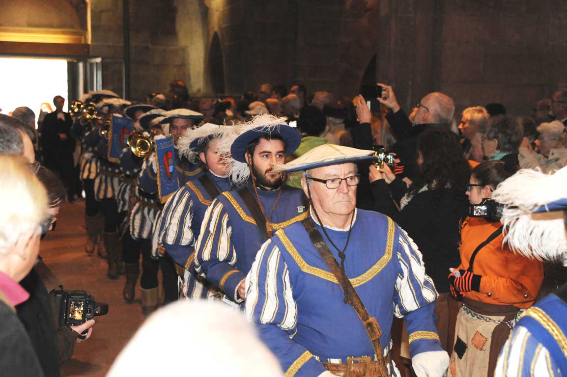 Goldstadtfanfaren beim Einzug in die Pforzheimer Schlosskirche